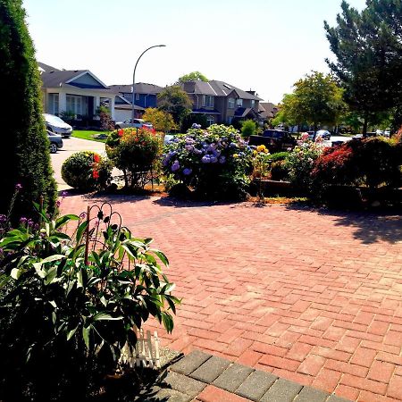 Great Guest Suite In A Gorgeous House New Westminster Bagian luar foto