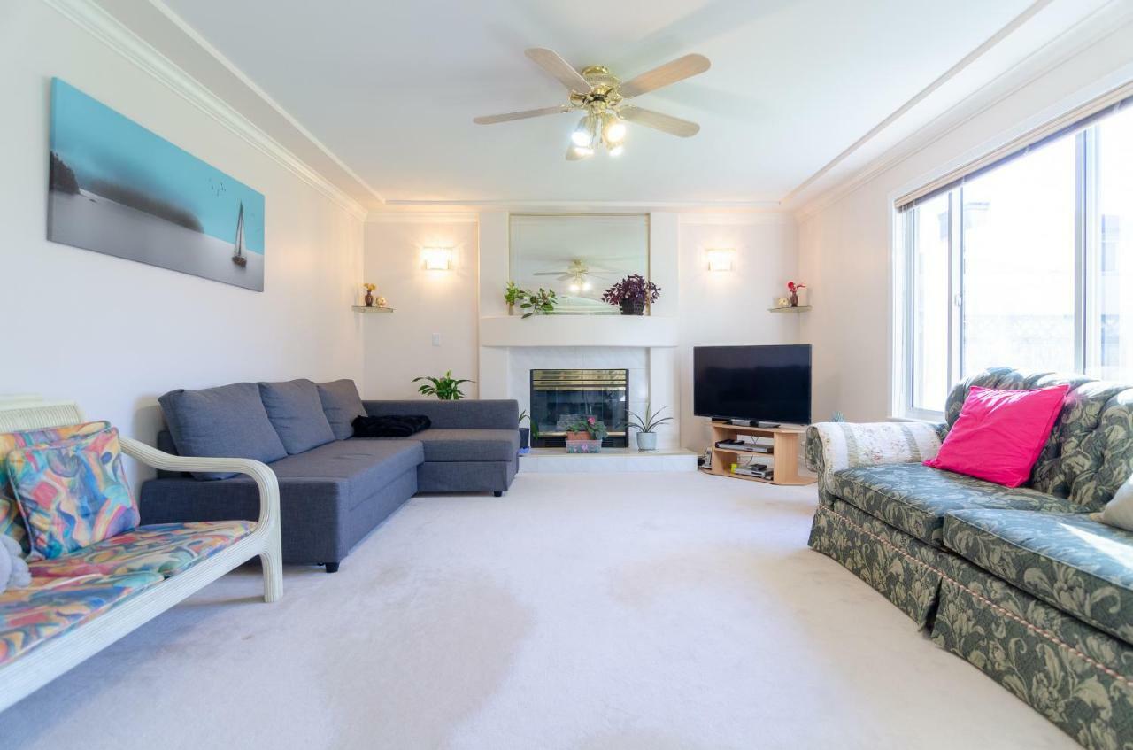 Great Guest Suite In A Gorgeous House New Westminster Bagian luar foto